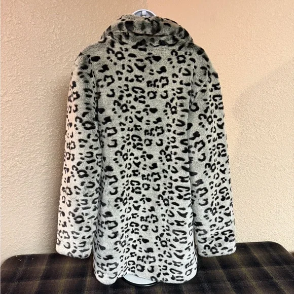 4/$15 Blanc Noir Animal Print Teddy Jacket - Picture 5 of 7
